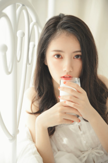 25岁的女字高中生动漫
